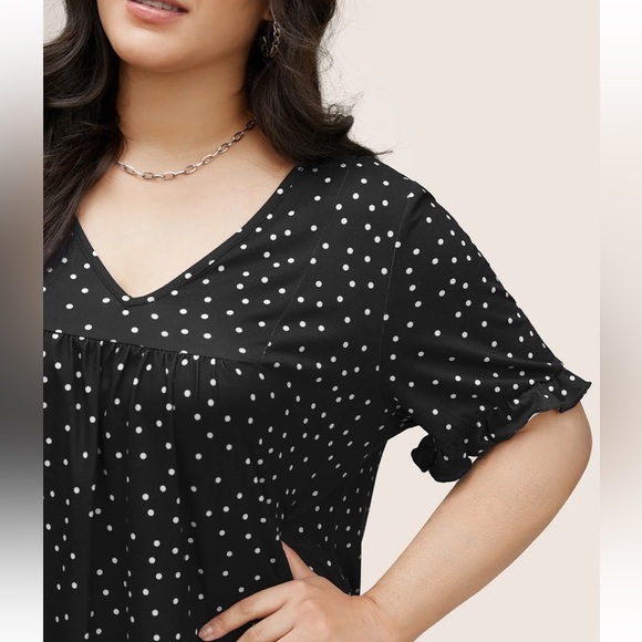 BloomChic Plus Size Polka Dot Print Gathered Frill Trim T-shirt - Picture 4 of 5